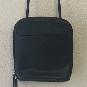 Fossil Premium Leather Crossbody Bag in Excellent Condition